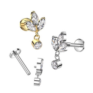 Ohrschmuck Lotusblüte mit kleinen Kristall im Piercing Center Aurich